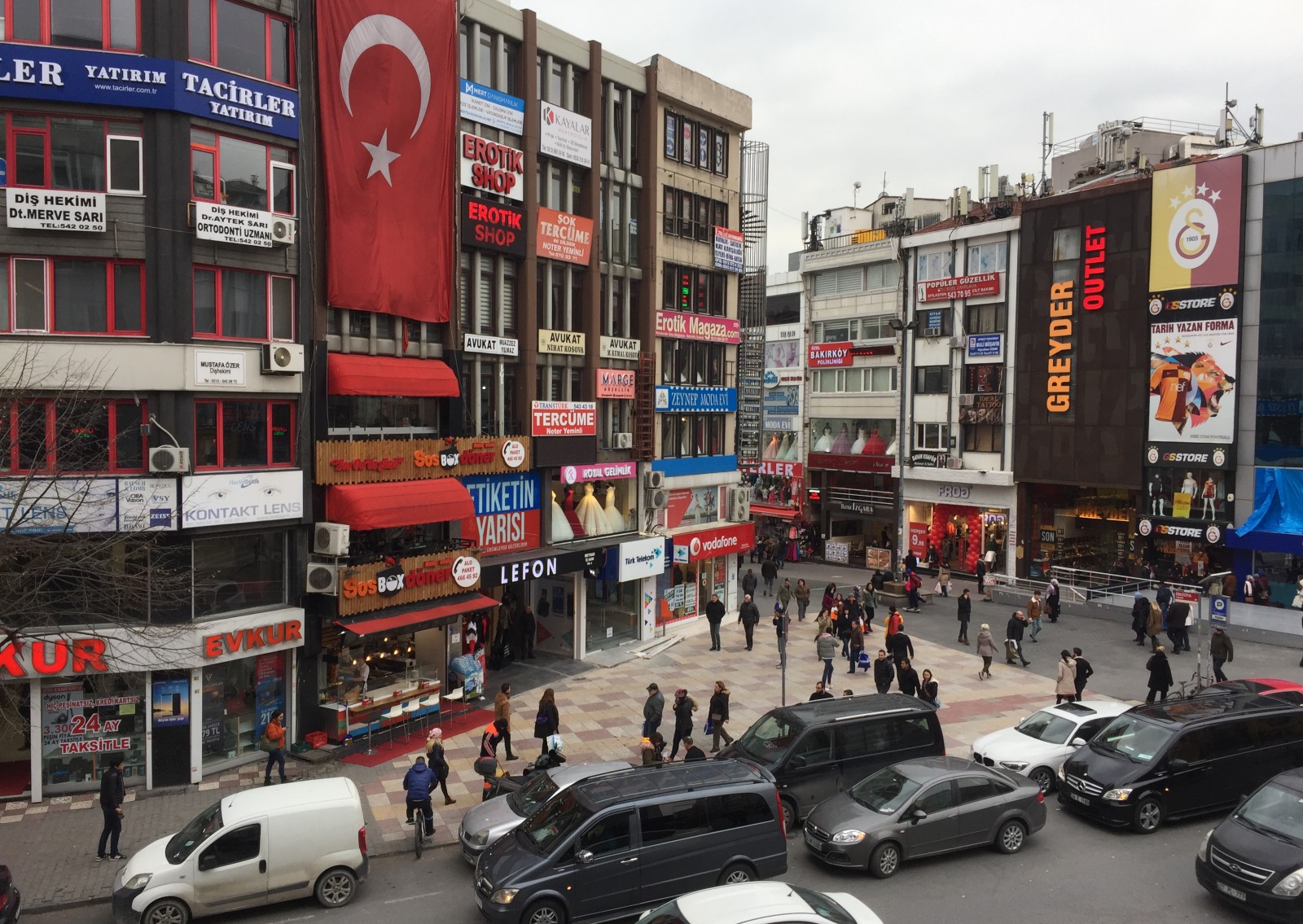 Bakırköy İstanbul Caddesinde Satılık Dükkan